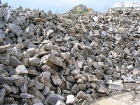 Scheuermann-Naturstein-Showroom-Schuettgueter-11